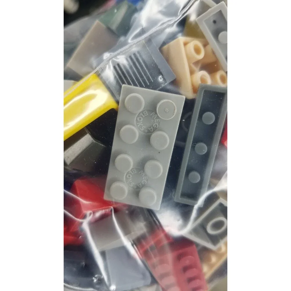 2.7 Lb Lot of Random Mega Bloks Halo Dragons Pieces, Minifigure Parts, and Kinex